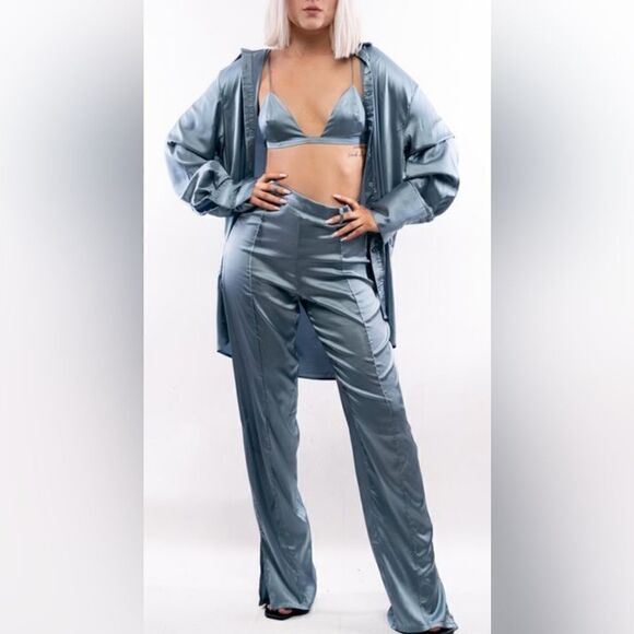 PrettyLittleThing Blue Satin Triangle Bralette & Wide Leg Trouser Set - Picture 1 of 9